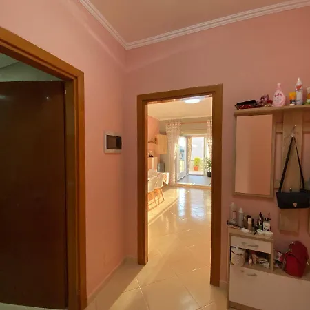 Apartament Komuna E Parisit Qendra Kristal Center Τίρανα